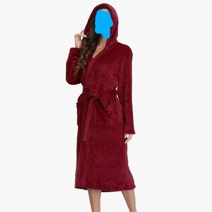 RONGTAI Womens Size S Robe Plush Fleece Hooded Bathrobe Thick NWT Burgundy